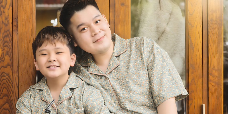 Một mình nam Tiktoker nuôi em trai Long bé từ nhỏ