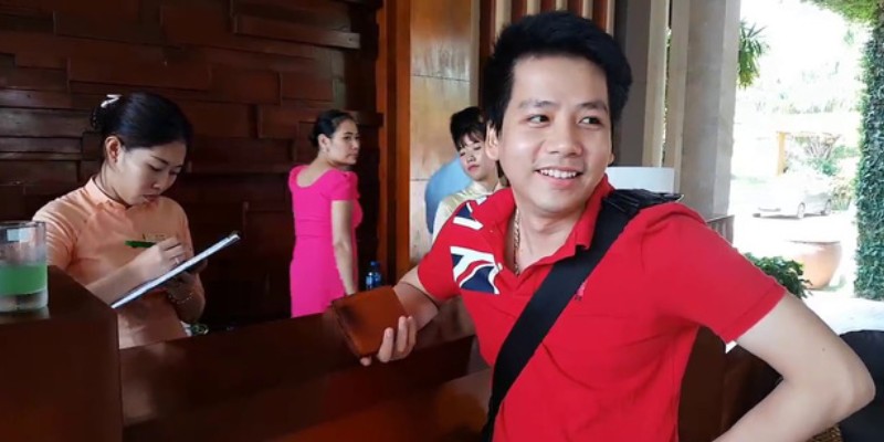 Lùm xùm giữa Khoa Pug và resort Aroma tại Bình Thuận