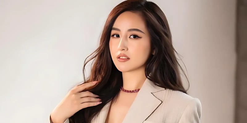Mai Phương Thúy sinh năm 1988 tại Hà Nội