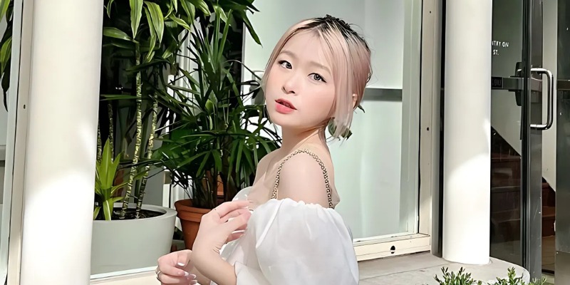 Chao tên thật là Nguyễn Châu Anh, rich kid sinh năm 2003