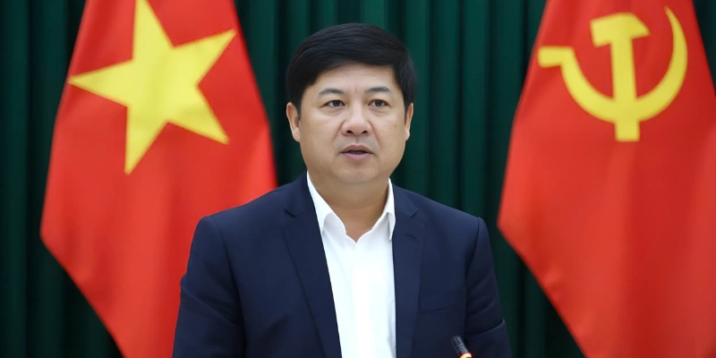 Ông từng giữ nhiều chức vụ quan trọng ở Đà Nẵng và Quảng Nam