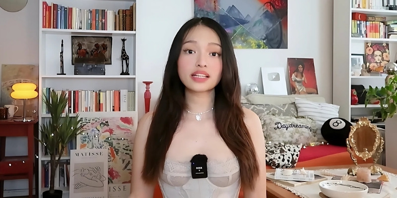 Cô nàng gây chú ý khi đăng video "Thạch Trang my20s: Bộ Mặt Thật..." dài hơn 48 phút
